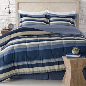 Austin Stripe/Solid Reversible Comforter Bedding Sets
